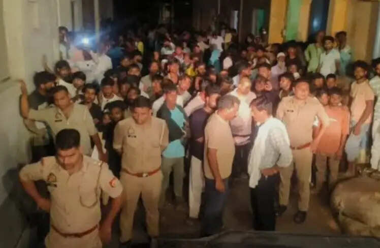 उप्र के मुजफ्फरनगर में मकान ढहने से पिता और चार बच्चों की मौत