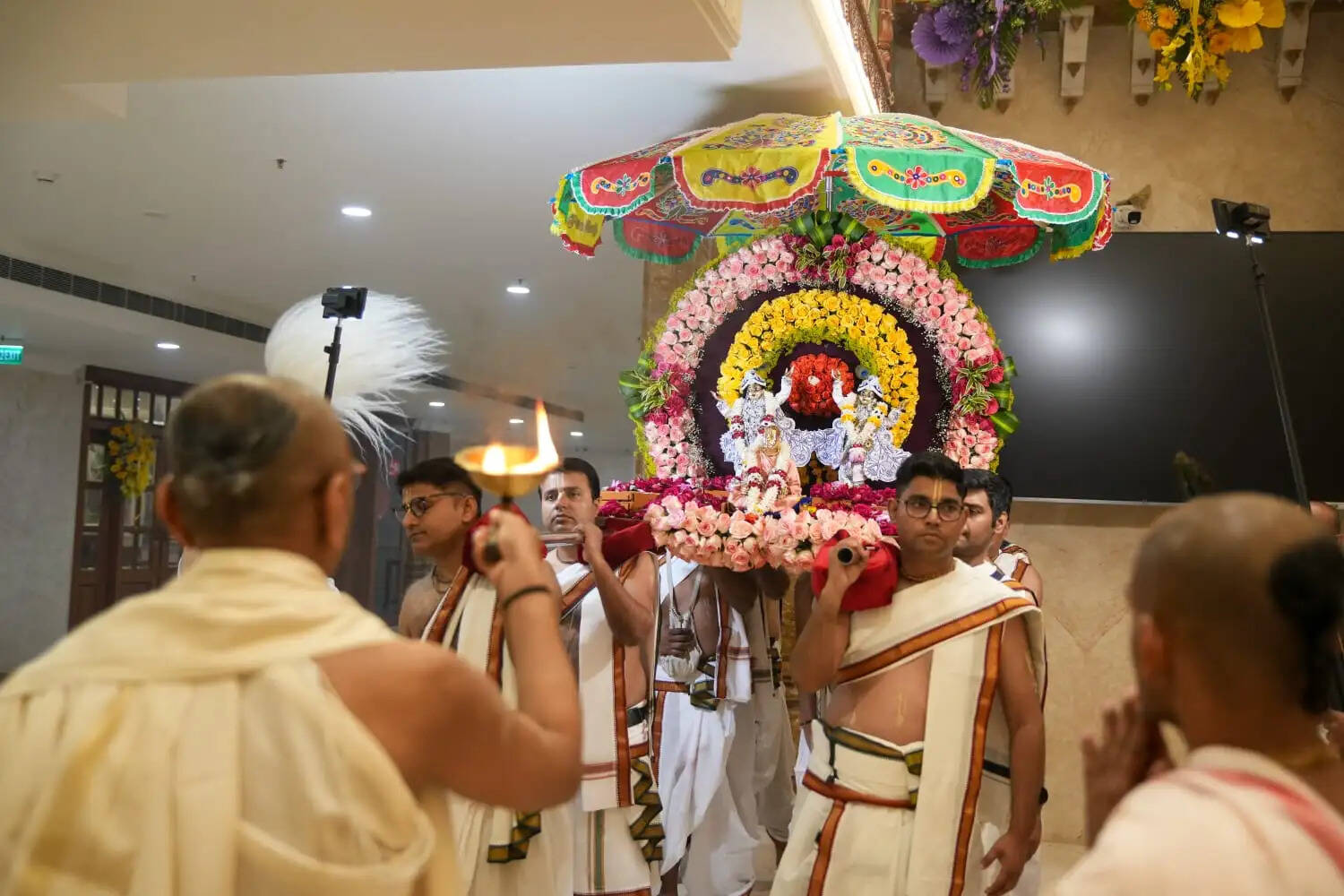 संकीर्तन आत्मा को शुद्ध कर उसे भगवान की प्रेमाभक्ति से जोड़ देता है : चंचलापति दास