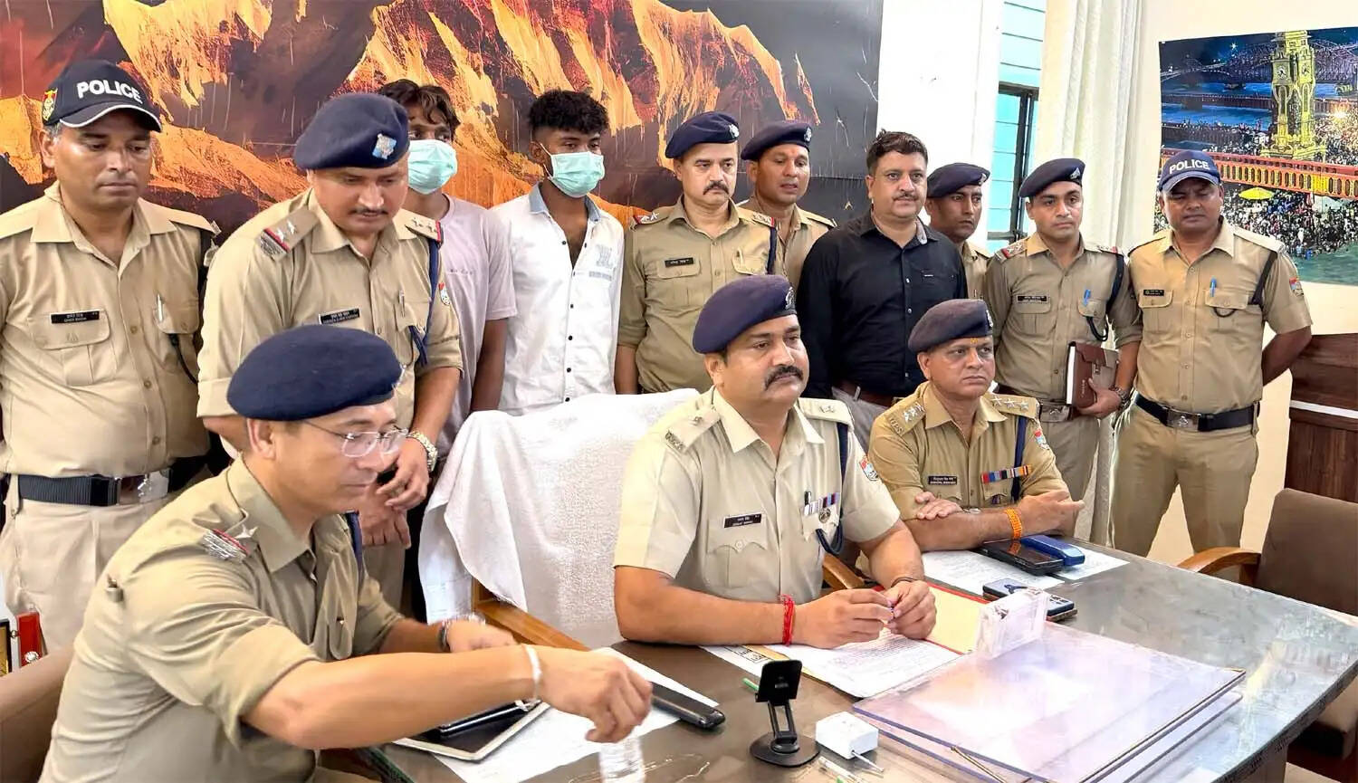 कांवड़ की भीड़ में चैन स्नेचिंग करने वाले दो गिरफ्तार, लूटी गई सोने की चेन बरामद