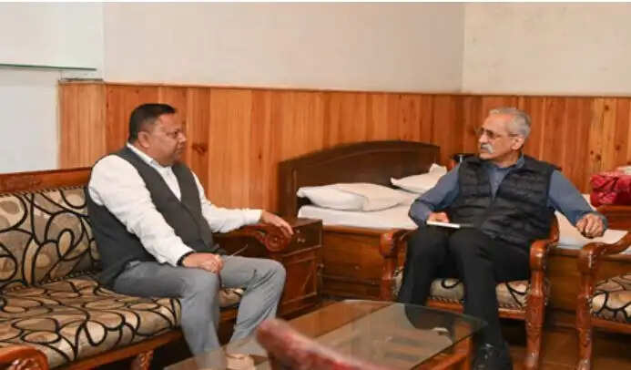पहाड़ समस्या के समाधान की दिशा में बड़ी पहल, दार्जिलिंग में हुई अहम बैठक