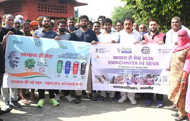 सोनीपत: गांधी जयंती पर गढ़ी केसरी के मुक्तिधाम में चला सफाई अभियान