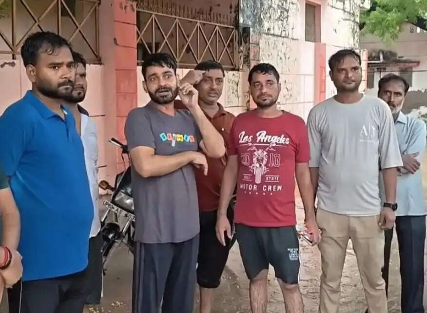 नाले में मिला लापता युवक का शव, हत्या का आरोप