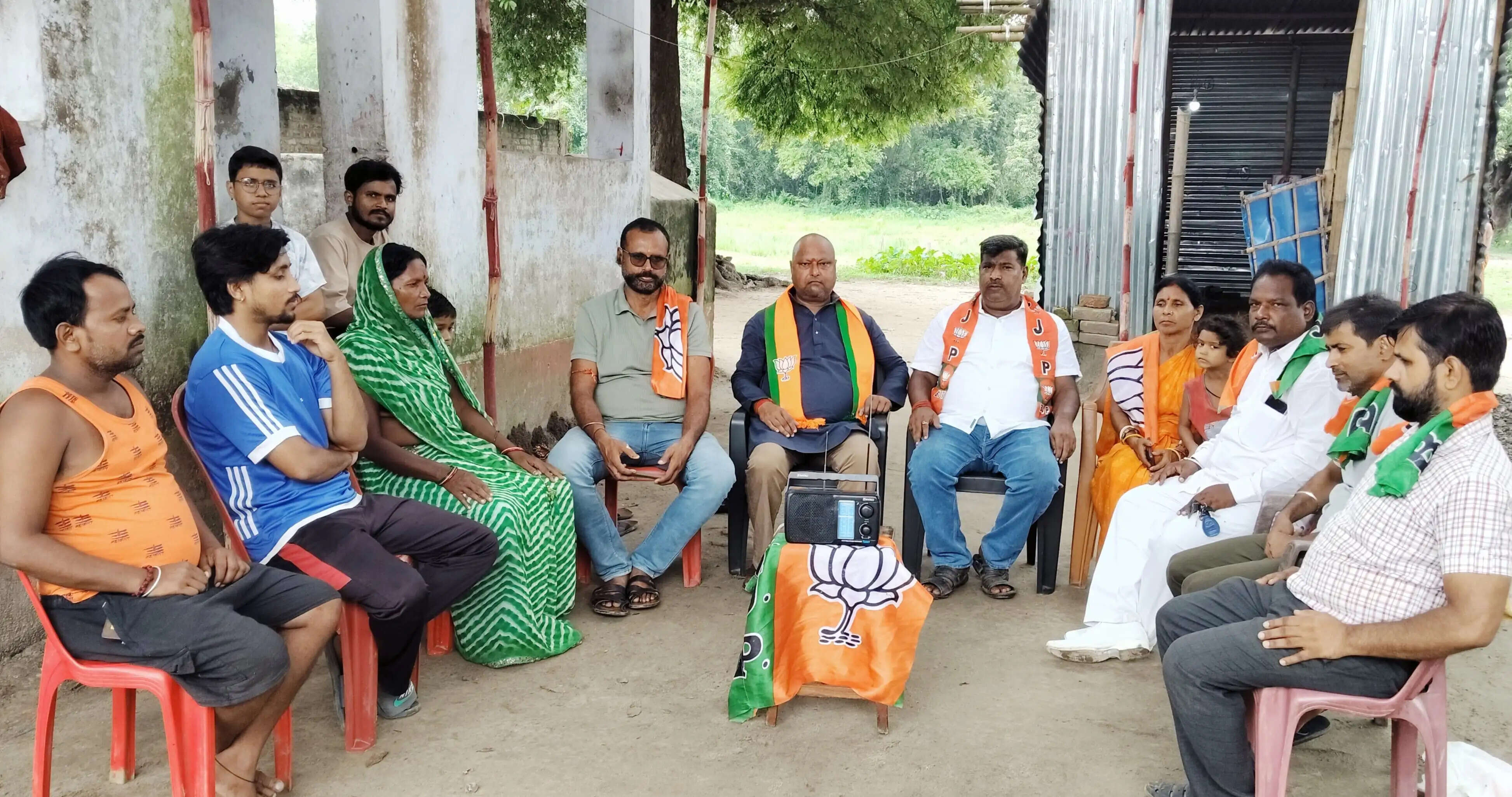 भाजपा कार्यकर्ताओं ने सुनी पीएम के मन की बात,स्वच्छता और नशा मुक्ति का लिया संकल्प