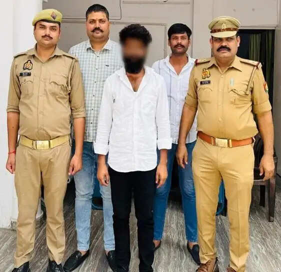 लखनऊ में 25 हजार का इनामी बदमाश गिरफ्तार
