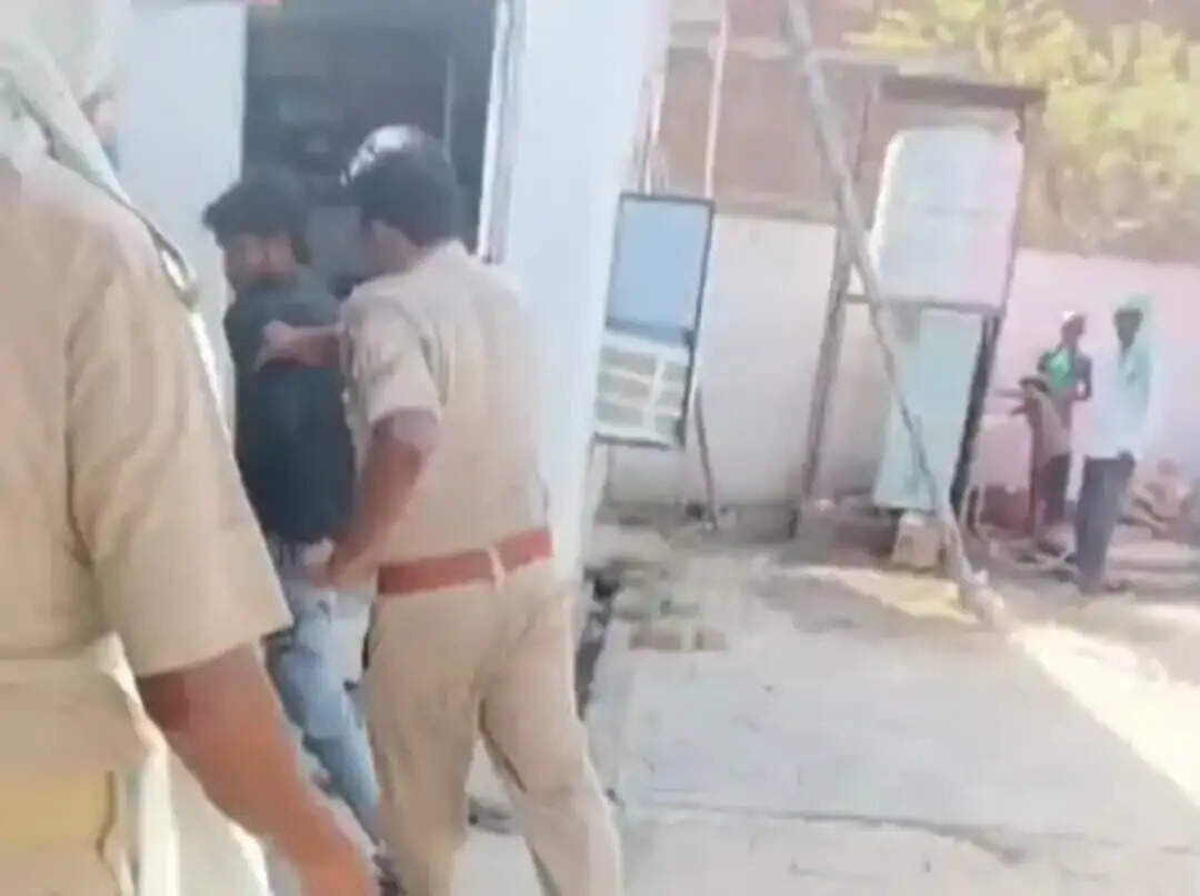प्लाट विवाद में पीड़ित से उपनिरीक्षक ने की अभद्रता, एसपी ने किया निलंबित