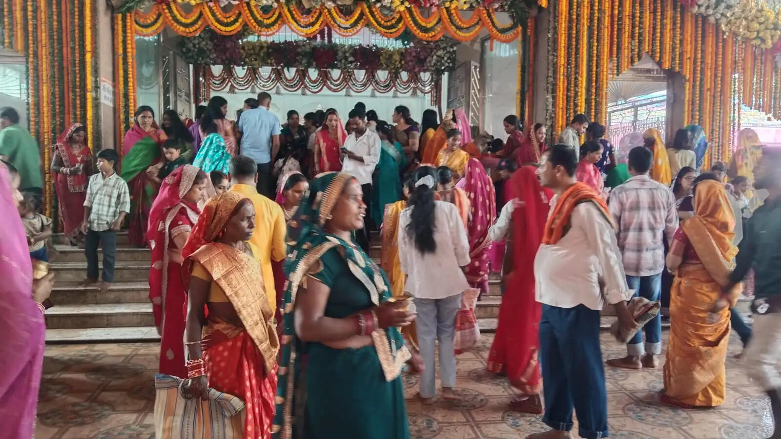 महागौरी की आराधना में उमड़ा आस्था का सैलाब, दुर्गा सप्तशती के मंत्रों से गूंजा सुपौल