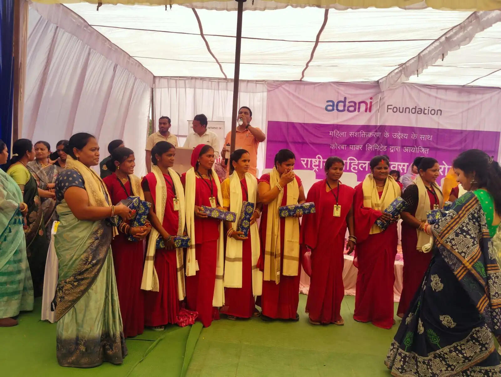 सामाजिक सेवा योगदान के लिए अदाणी फाउंडेशन ने कोरबा के 600 महिलाओं को किया सम्मानित