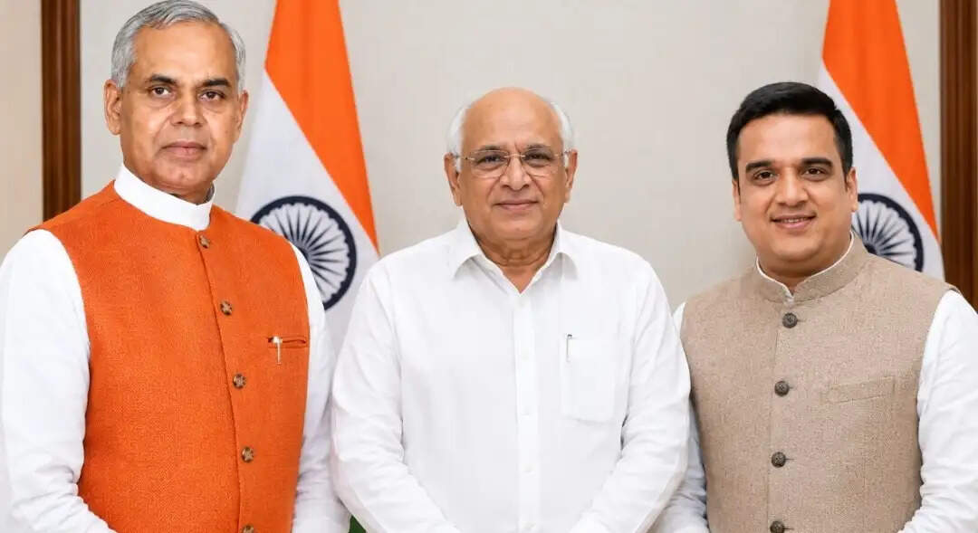 प्रधानमंत्री की अपील का गुजरात में असर: राज्यपाल अब बस और ट्रेन से करेंगे सफर, भूपेंद्र पटेल ने घटाया काफिला