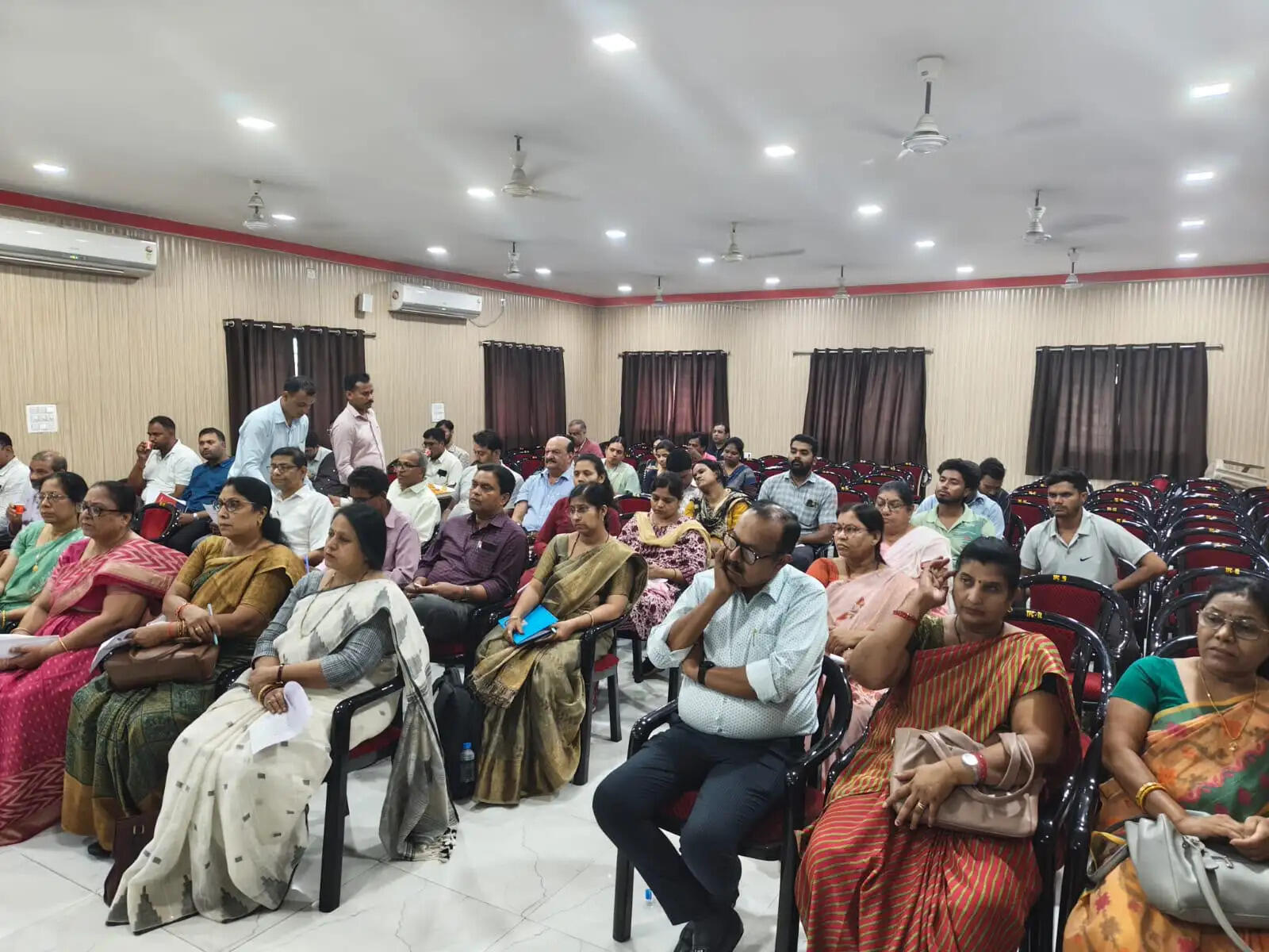 रायपुर : नाबालिगों के वाहन चलाने पर रोक लगाने स्कूलों को निर्देश