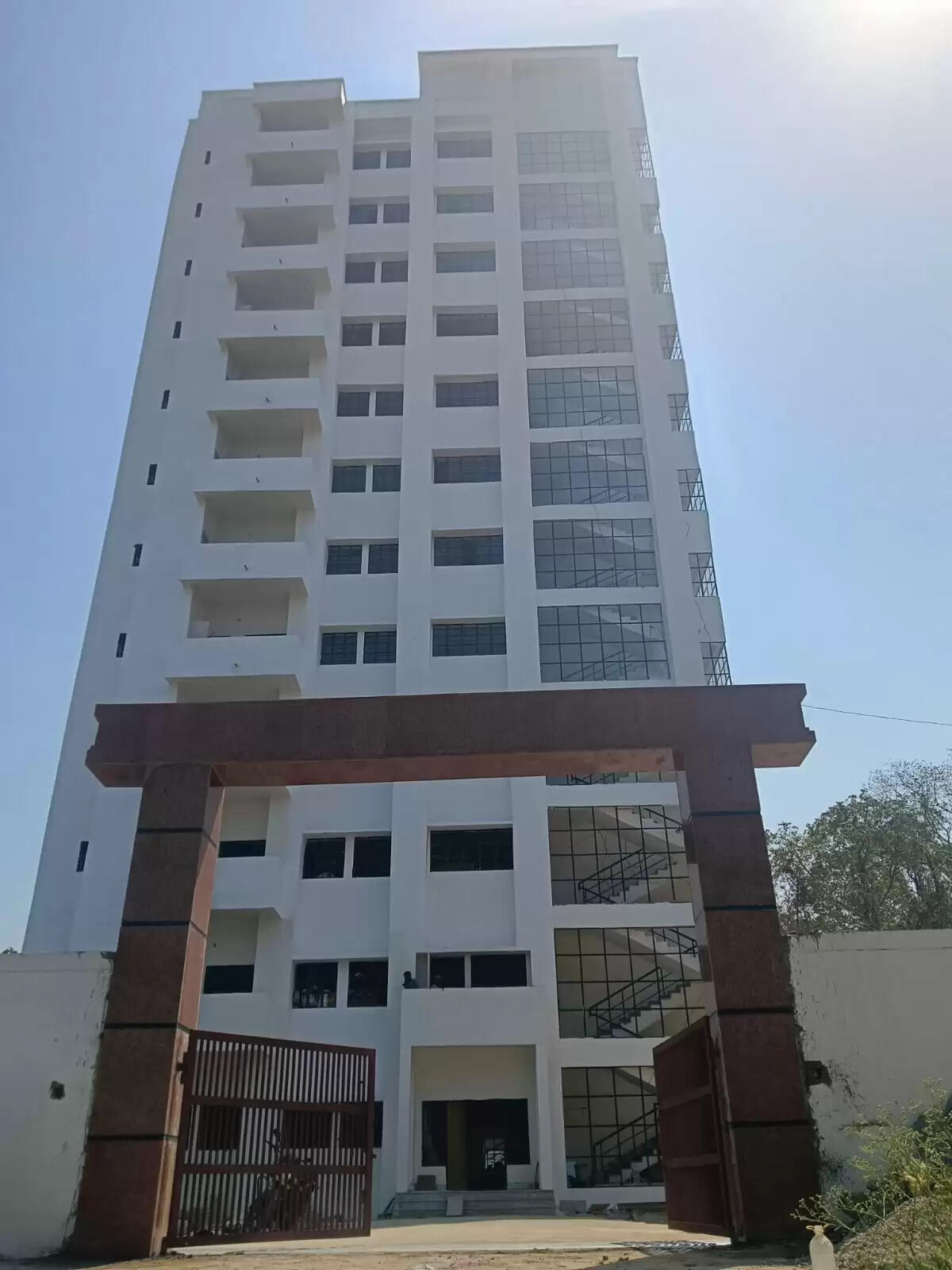 इंफ्रास्ट्रक्चर और पुलिसकर्मियों की सुविधा को योगी सरकार ने खोला खजाना