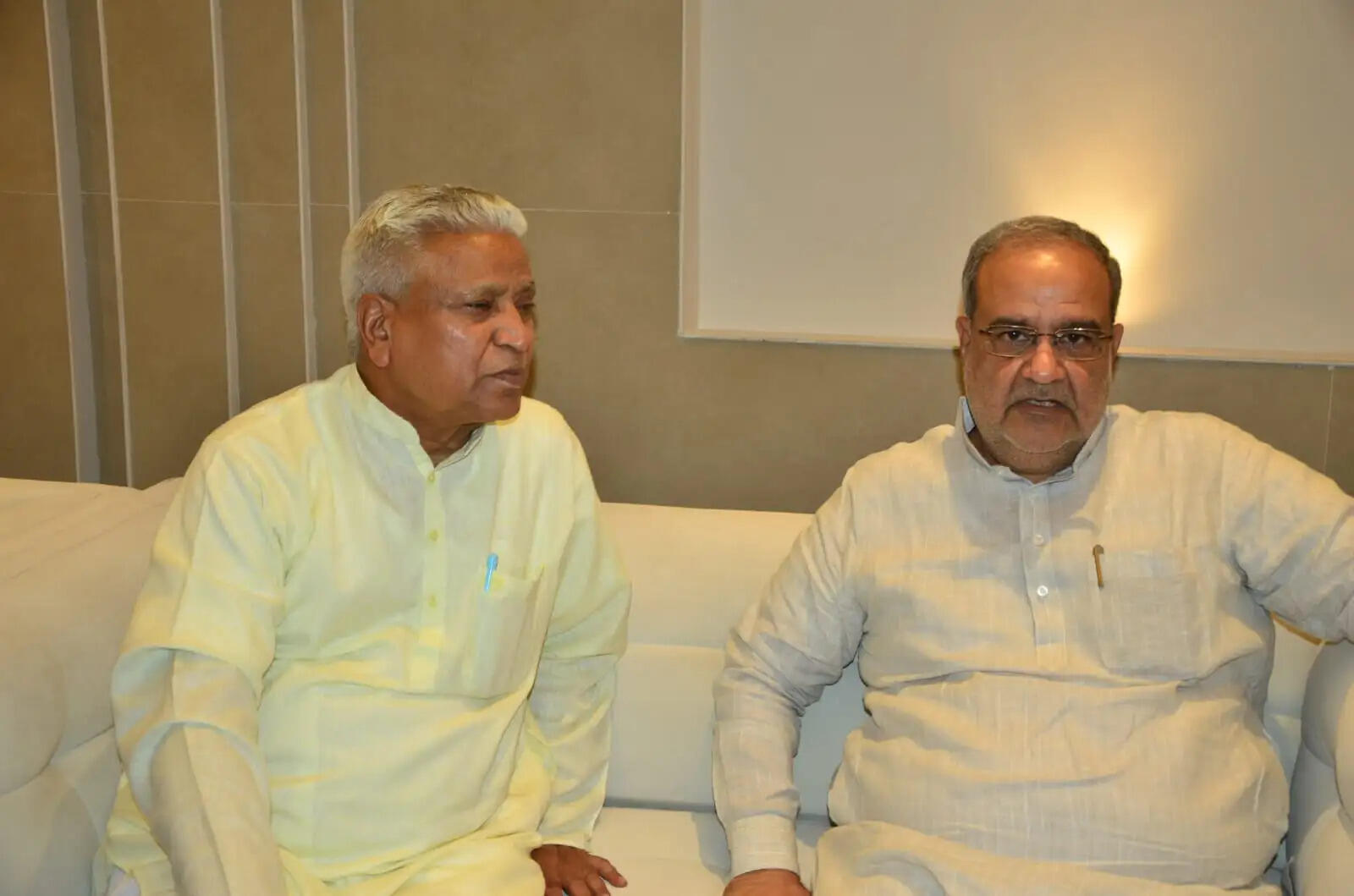 समाजसेवी नीतू सिंह की बेटी के आशीर्वाद समारोह में शामिल हुए संघ प्रमुख डॉ भागवत