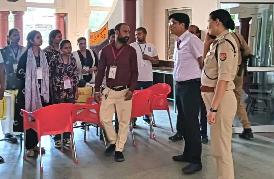 पुलिस भर्ती परीक्षा : दूसरे दिन दोनों पालियों में 4613 अभ्यर्थियों ने छोड़ी परीक्षा
