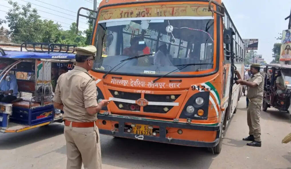 देवरिया में 136 वाहनों का ई-चालान, 14 वाहन सीज