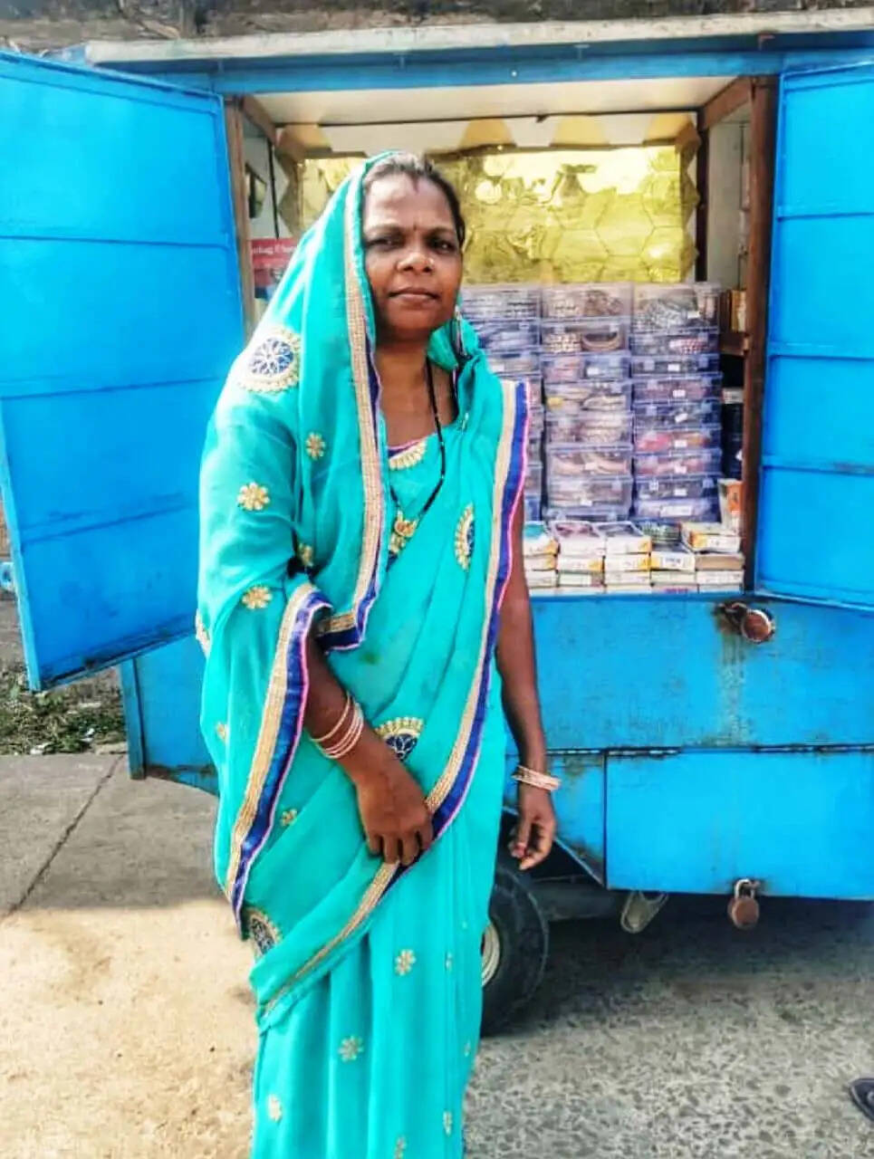 महतारी वंदन योजना से बदली शकुंतला महंत की जिंदगी, मनिहारी स्टोर से बनीं आत्मनिर्भर