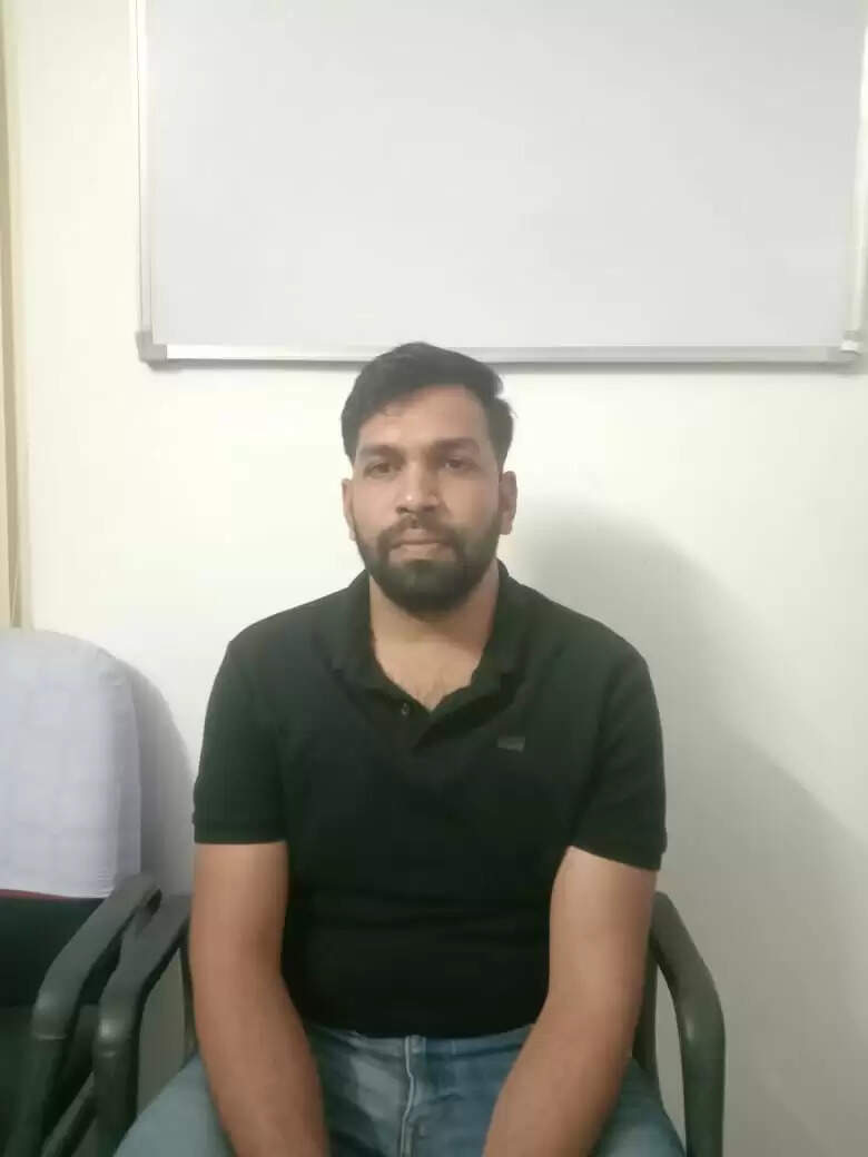 मुख्यमंत्री आयुष्मान योजना का बिल पास करने की एवज में ग्यारह लाख की रिश्वत लेते डॉक्टर गिरफ्तार