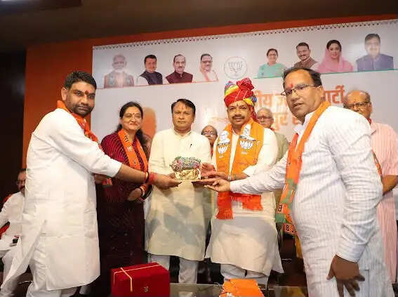 भाजपा जयपुर शहर की संगठनात्मक बैठक में ‘हर घर तिरंगा अभियान’ को जन-जन तक पहुंचाने का आह्वान