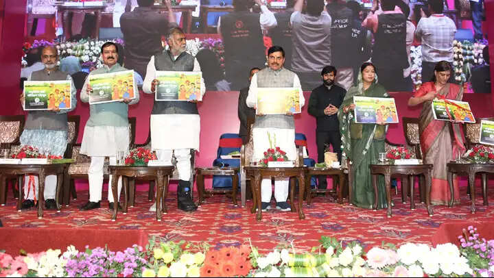 आजीविका मिशन की दीदियाँ प्रदेश की अर्थव्यवस्था को कर रही हैं सशक्त : मुख्यमंत्री डॉ. यादव