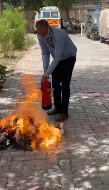 चिकित्साकर्मियों को दिया आगजनी से बचाव का प्रशिक्षण
