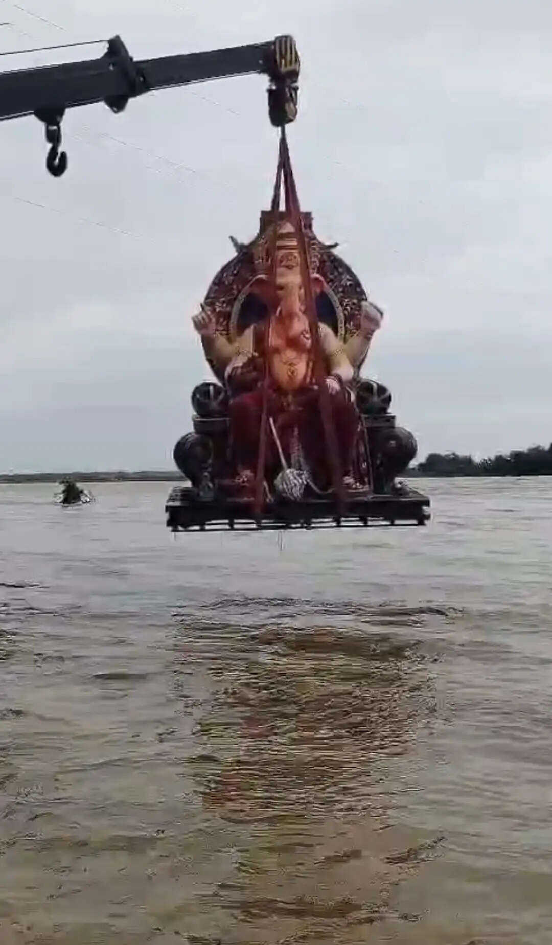 अगले बरस तू जल्दी आ... गणेश प्रतिमाओं के विसर्जन में उमड़ा श्रद्धा का सैलाब