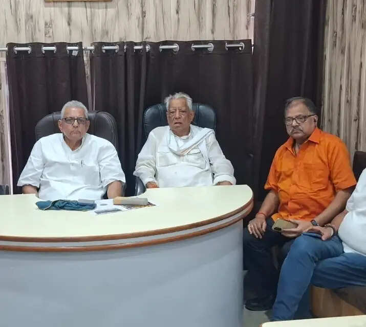 वाराणसी पुलिस ने मनमाने तरीके से रोका नई पीढ़ी संवाद कार्यक्रम : विजय शंकर पांडेय