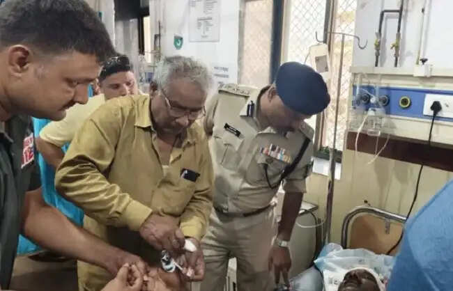 मप्र के सीधी में चक्काजाम खुलवाने पहुंचे थाना प्रभारी पर हमला, सिर पर कुल्हाड़ी मारी