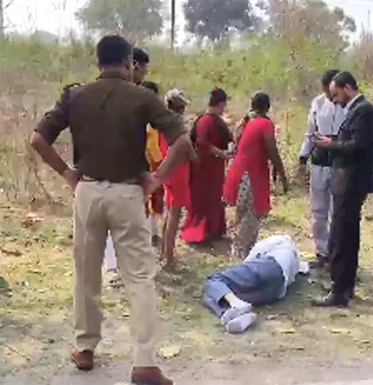 सड़क दुर्घटना में दो घायल, अस्पताल भिजवाया