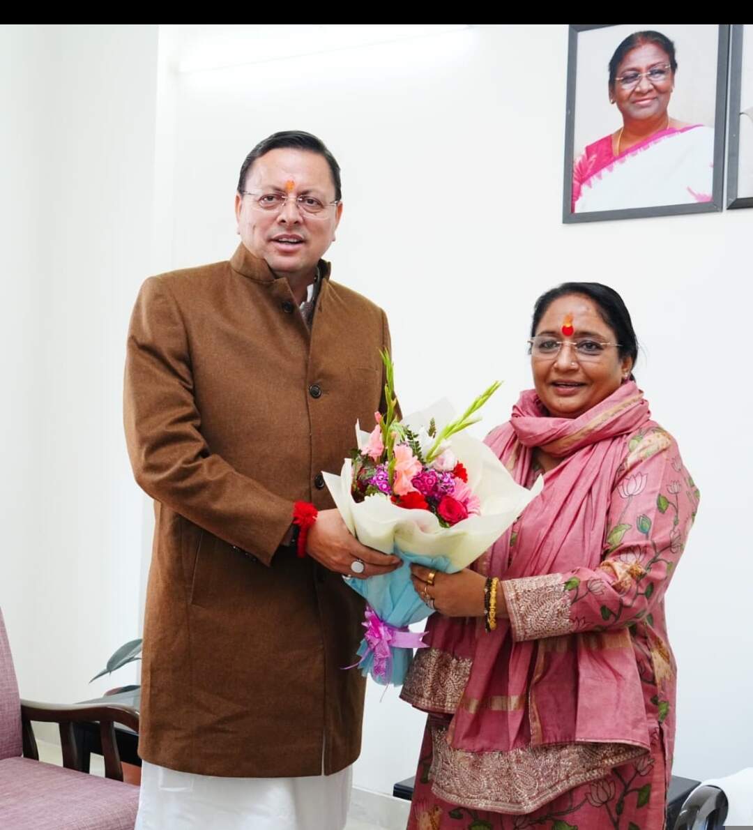 ग्रीष्मकालीन राजधानी भराड़ीसैंण पहुंचे मुख्यमंत्री, विस अध्यक्ष और नेता प्रतिपक्ष से की भेंट