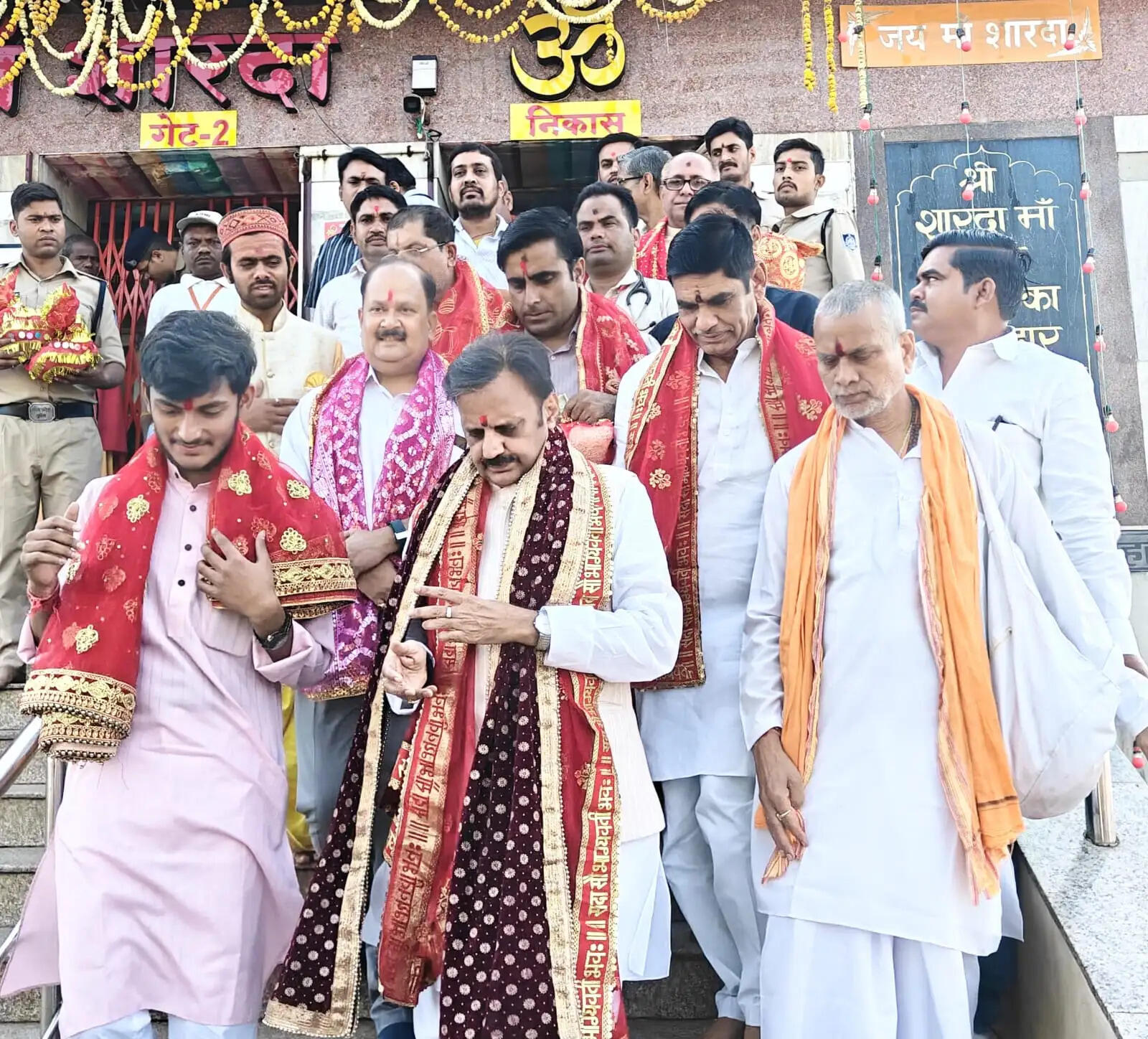 उपमुख्यमंत्री ने मां शारदा के दर्शन कर प्रदेश की खुशहाली की कामना की