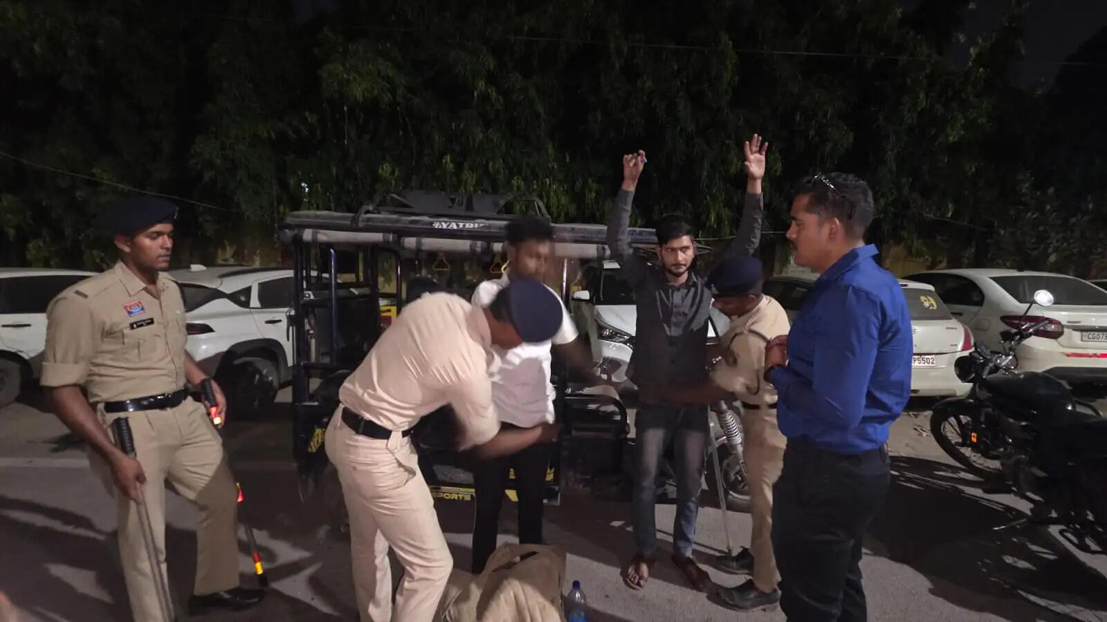 त्यौहारों से पहले रायपुर पुलिस अलर्ट, सेंट्रल जोन में 85 वारंटों पर कार्रवाई; 170 लोगों पर शिकंजा