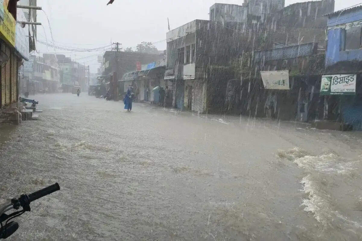 जयपुर में बदला मौसम: दोपहर बाद झमाझम बारिश