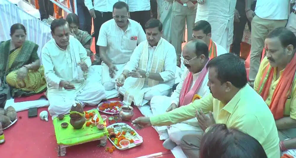 विकास की नई इबारत लिख रहा बिलासपुर, योजनाओं का लाभ अंतिम व्यक्ति तक पहुंचाना हमारी प्रतिबद्धता : केंद्रीय राज्य मंत्री तोखन साहू