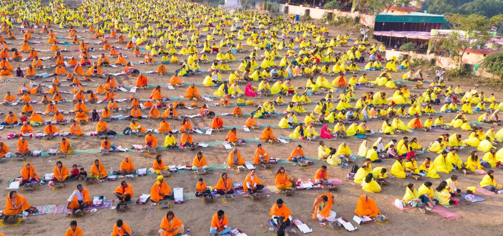 मिश्री मठ में 5 हजार से अधिक भक्तों ने किया सामूहिक पंचभूति हवन