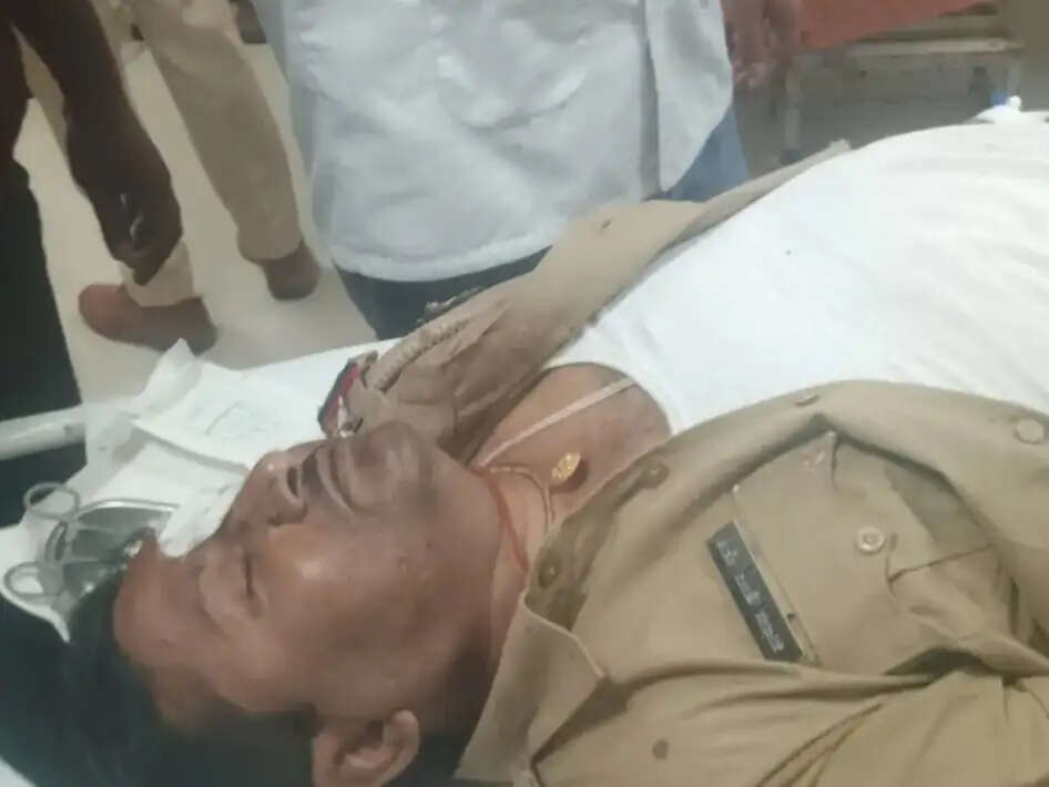 सड़क हादसे में फारबिसगंज और सिमराहा के अपर थानाध्यक्ष घायल,एक रेफर