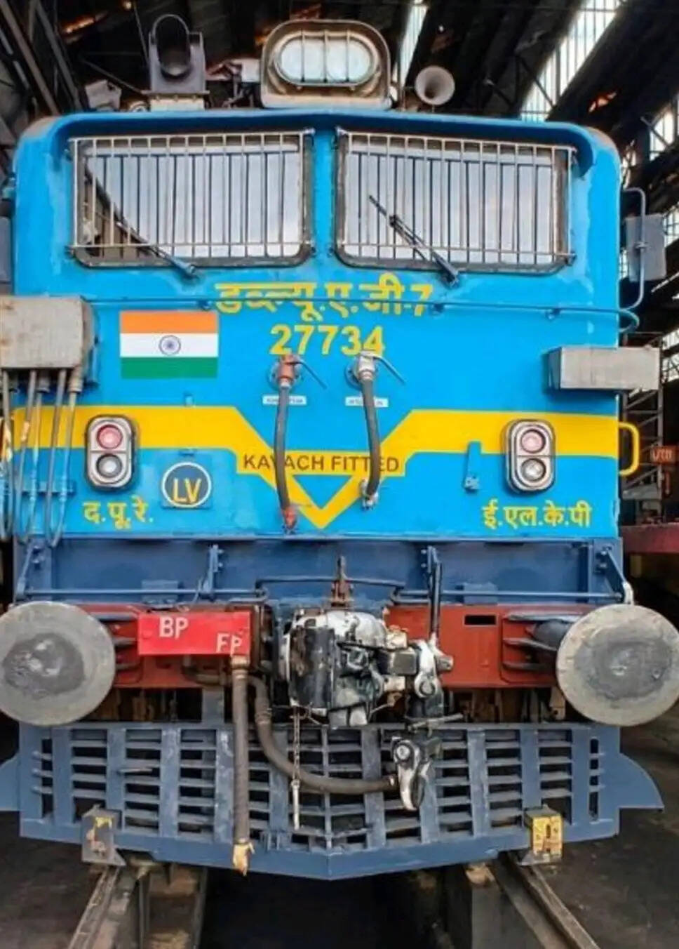 दक्षिण पूर्व रेलवे ने पारंपारिक लोकोमोटिव में कवच प्रणाली लगाकर सुरक्षा बढ़ाई
