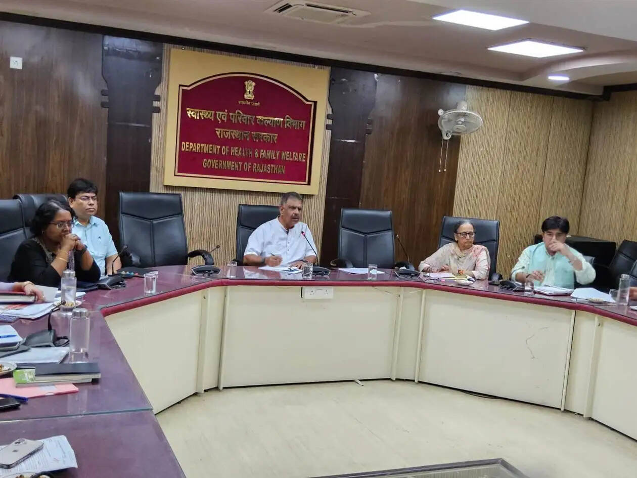 मौसमी बीमारियों व स्वाइन फ्लू पर विशेष निगरानी के निर्देश