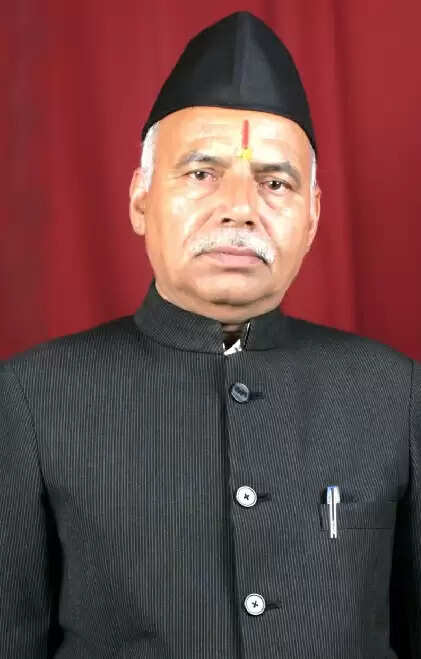 फिर चली फूलों की बात, उत्तराखंड में खिला बुरांश