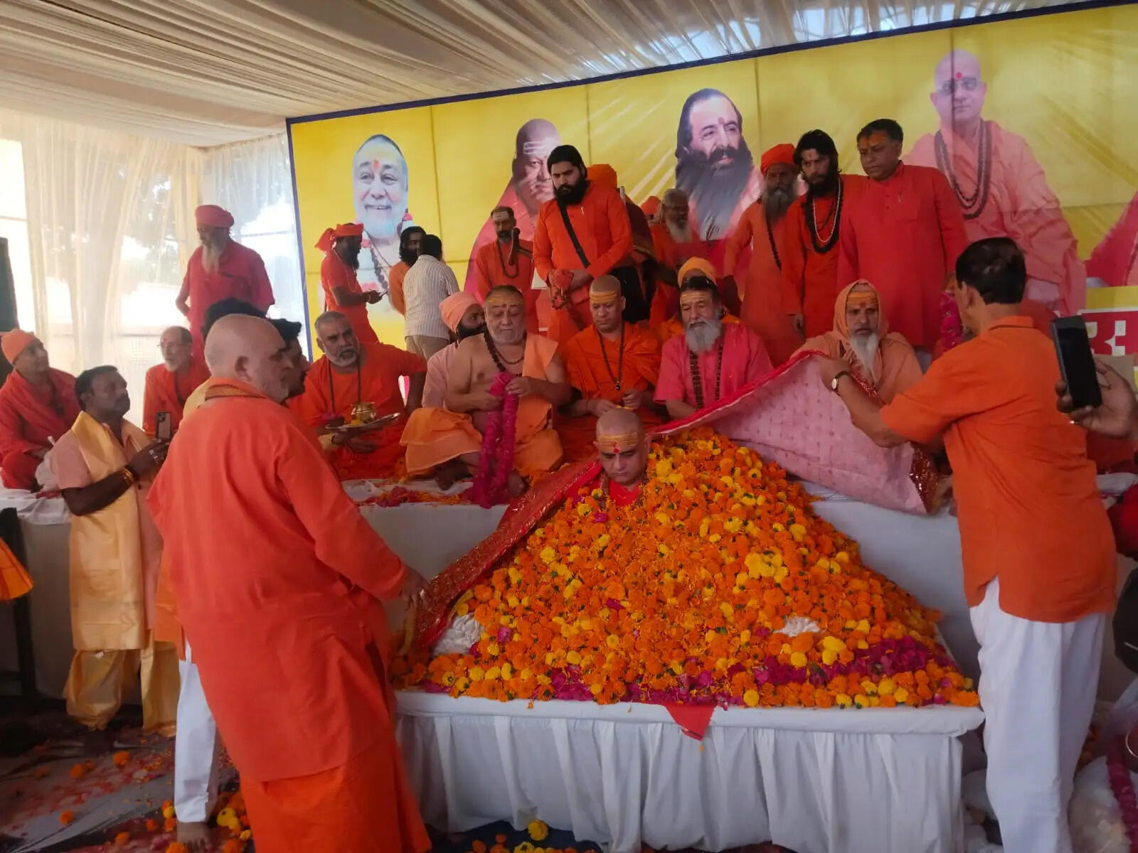 स्वामी कपिलानंद सरस्वती बने निरंजनी अखाड़े के महामंडलेश्वर