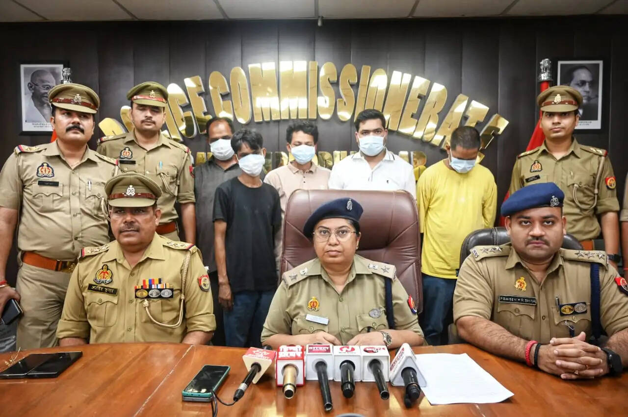 पांच गाजा तस्कर गिरफ्तार