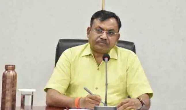 रीवाः कमिश्नर ने 15 तहसीलदारों की रोकी वेतन वृद्धि