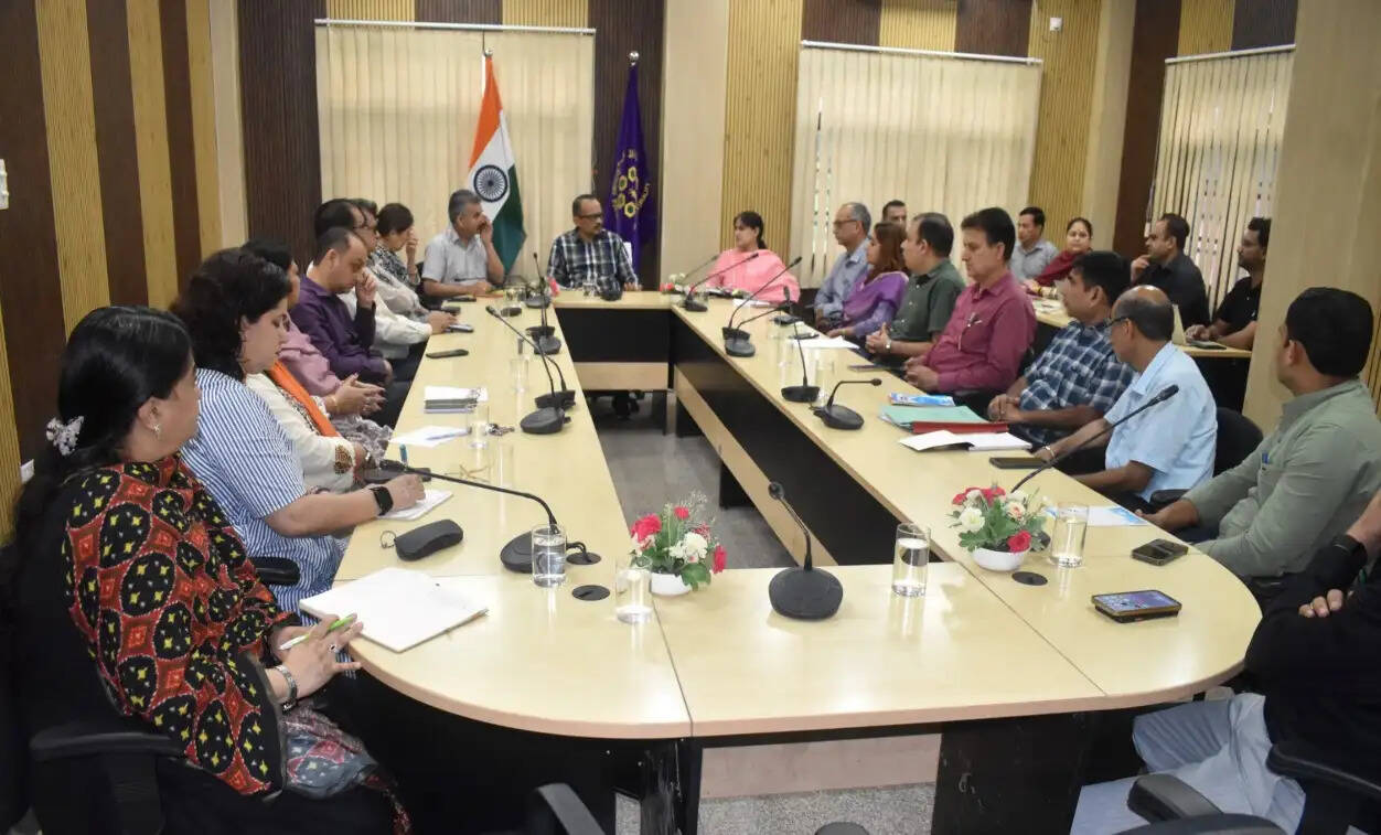 क्लस्टर यूनिवर्सिटी जम्मू ने पहले दीक्षांत समारोह की तैयारियां शुरू कीं