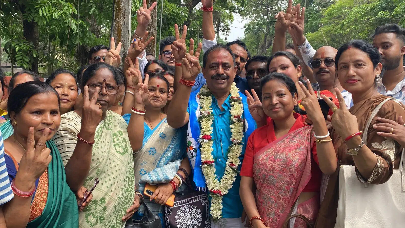 तृणमूल कांग्रेस उम्मीदवार रंजनशील शर्मा ने नामांकन दाखिल कर किया जीत का दावा