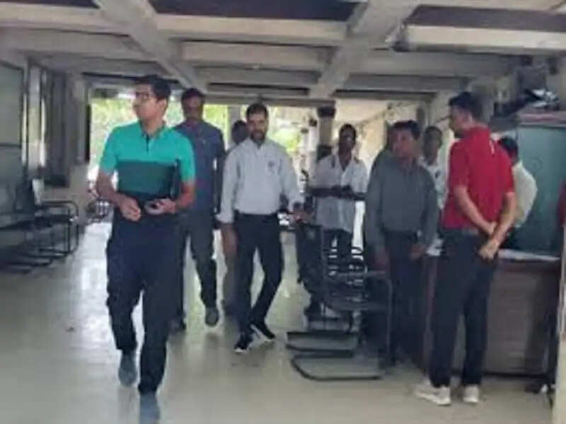 इंदौर में नर्मदा जल सप्लाई पर निगम कमिश्नर की नजर, कंट्रोल रूम पहुंचकर व्यवस्थाओं का लिया जायजा