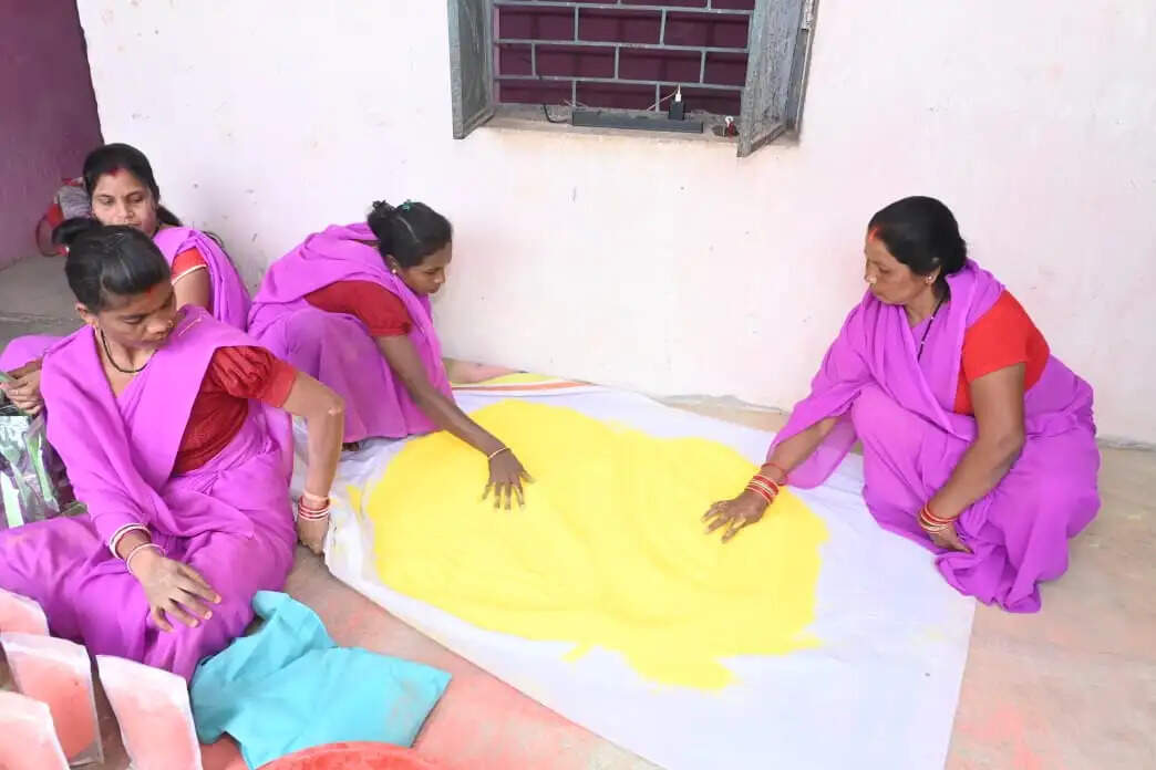 गरियाबंद&nbsp;का&nbsp;हर्बल गुलाल&nbsp; : इस बार प्राकृतिक रंगों से रंगीन होगी होली