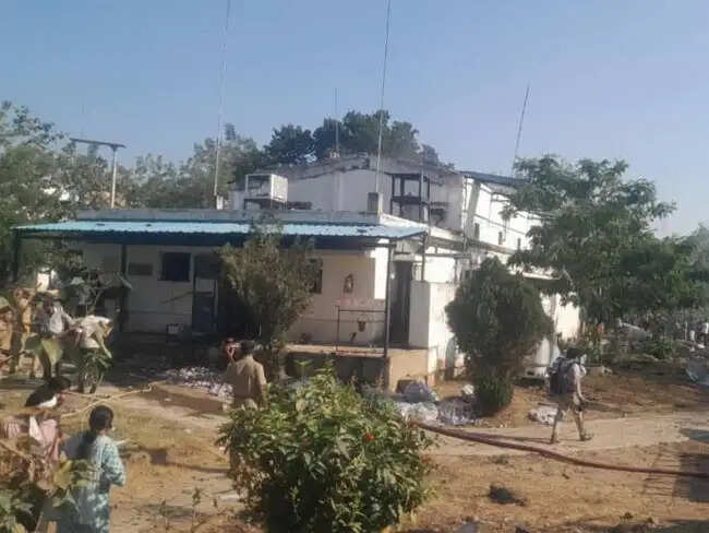 (अपडेट) नागपुर फैक्ट्री विस्फोट में 17 लोगों की मौत, 18 घायल, मुख्यमंत्री ने की आर्थिक मदद की घोषणा