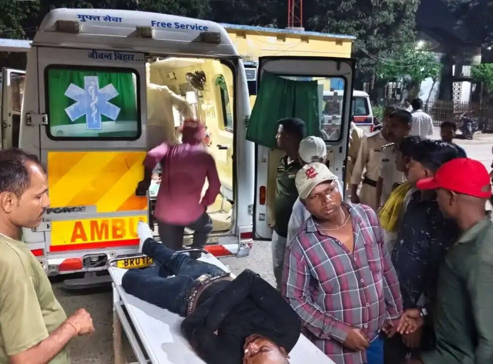 एनएच-27 पर स्कॉर्पियो और बाइक की टक्कर, दो मासूम समेत तीन गंभीर घायल