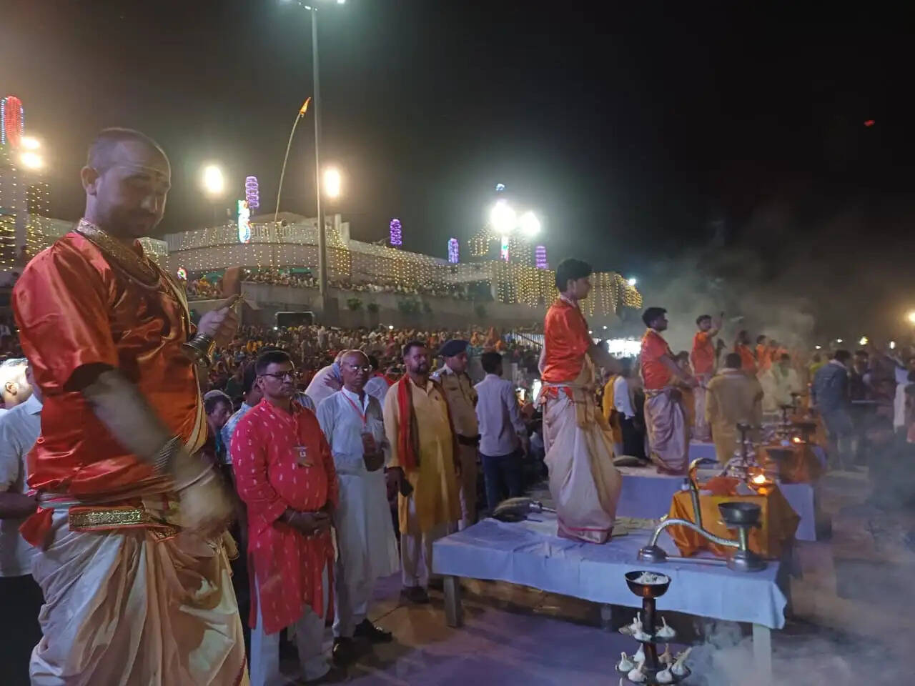 डोरीगंज के चिरांद में 19वें गंगा महाआरती का हुआ आयोजन
