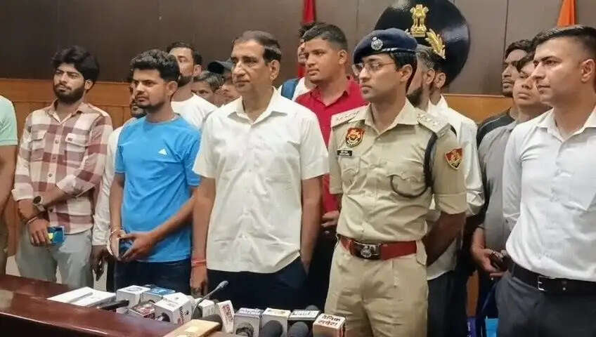 पानीपत: पुलिस ने गुम हुए 47 मोबाइल तलाशकर असल मालिकों को सौंपे
