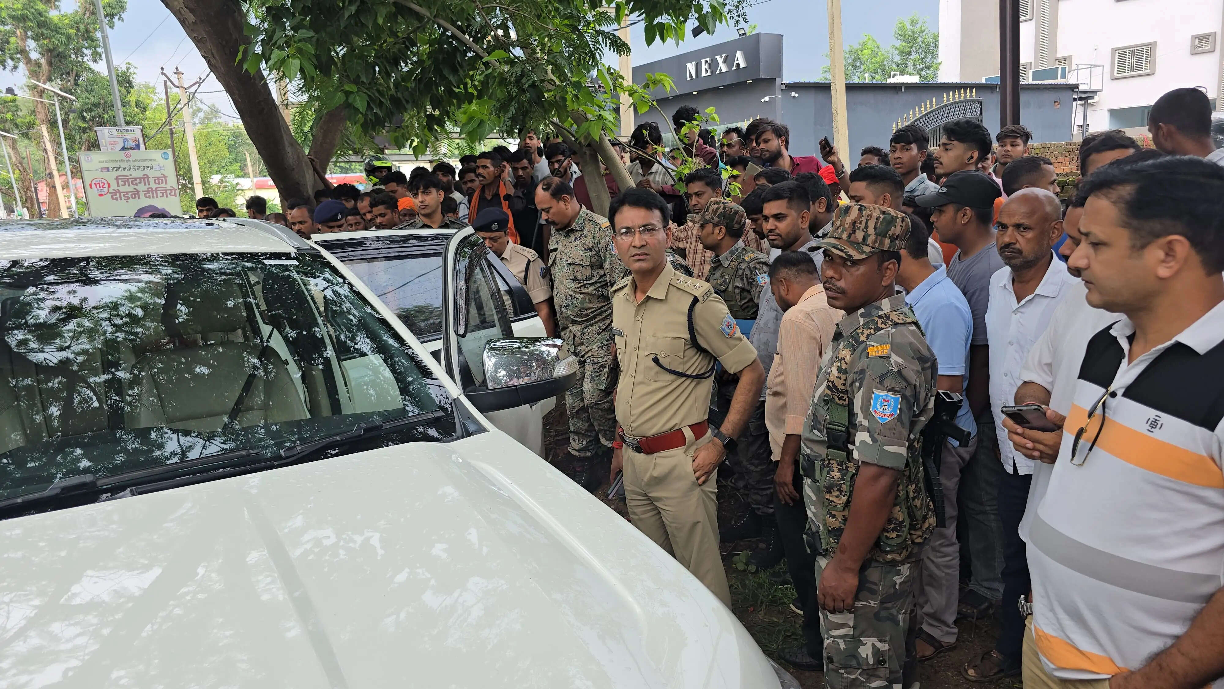 एसपी आवास के सामने दिनदहाड़े हत्या, निजी बॉडीगार्ड ने साथी को मारी गोली