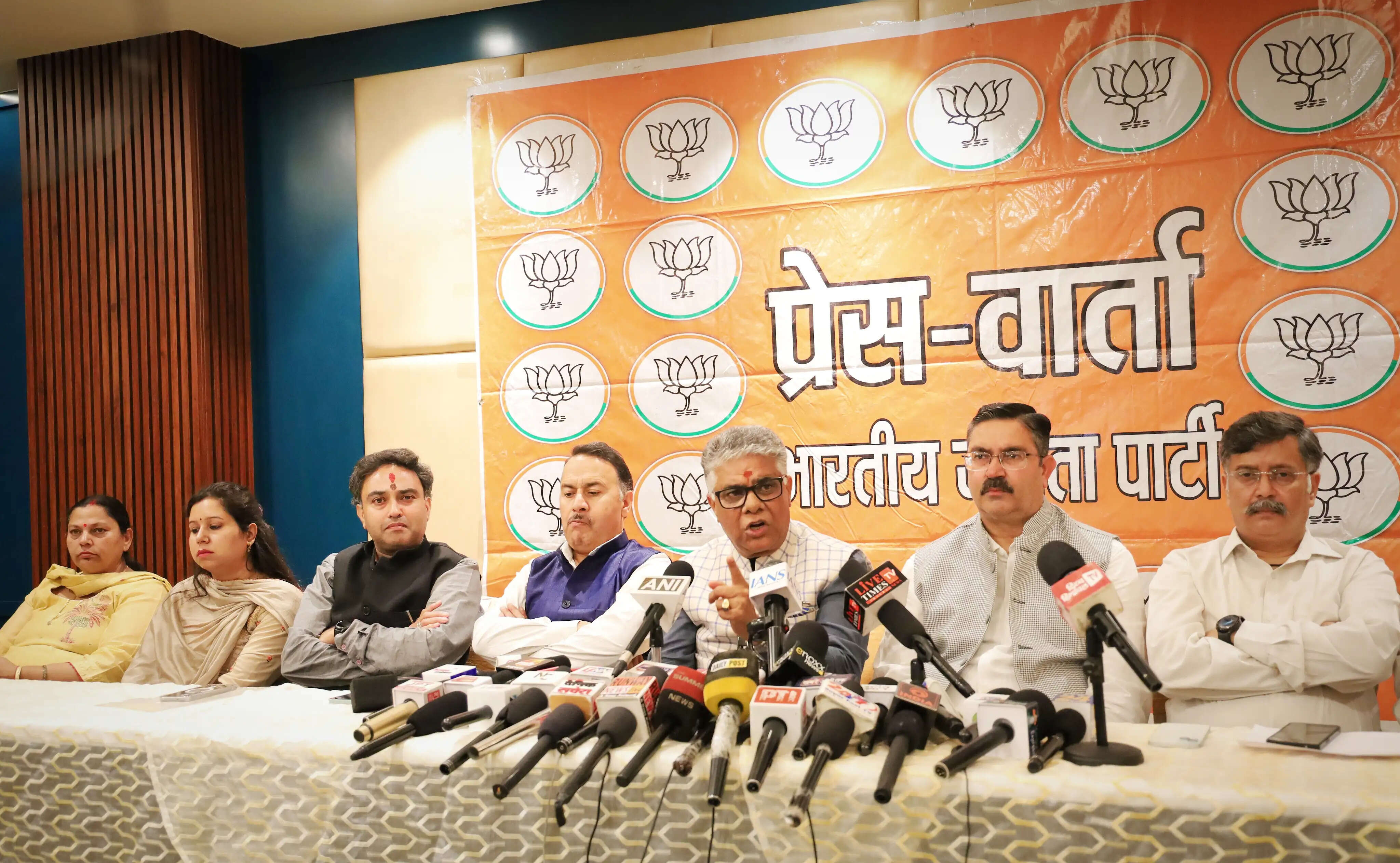 देश की स्वायत्त व स्वतंत्र संस्थाओं को बदनाम कर रहे राहुल गांधी : डॉ राजीव भारद्वाज