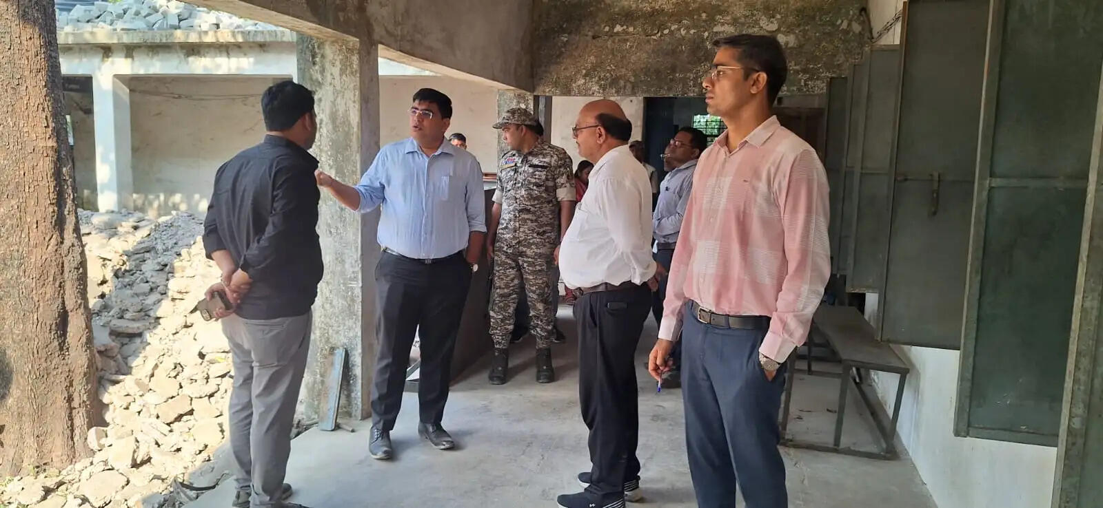 कलेक्टर ने आईटीआई रामपुर में रिनोवेशन कार्य का किया निरीक्षण